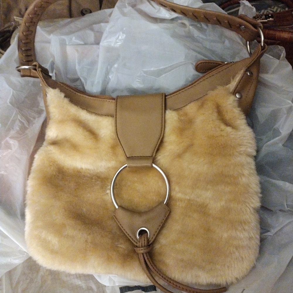 Chateau fur shoulder bag
